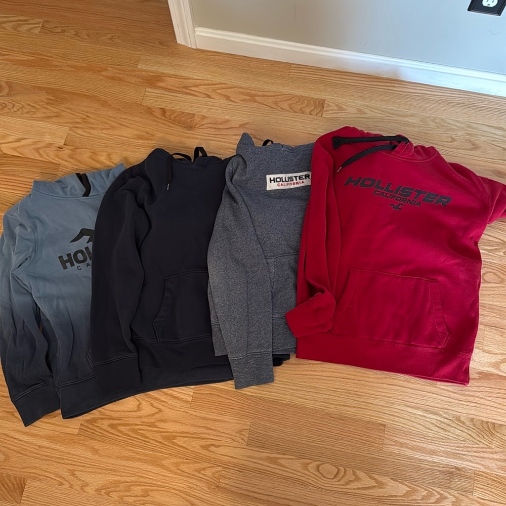 Hollister Men’s Small sweatshirt lot